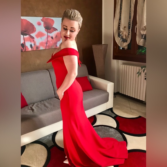 Red ballgown dress - floor-length/off-the-shoulder - Picture 5 of 10